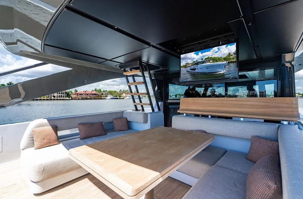 🌊🛥️ EXCLUSIVITÉ : LA VILLA FLOTTANTE BLUEGAME BG72 EST DISPONIBLE CHEZ PRESTIGE ESCAPADE