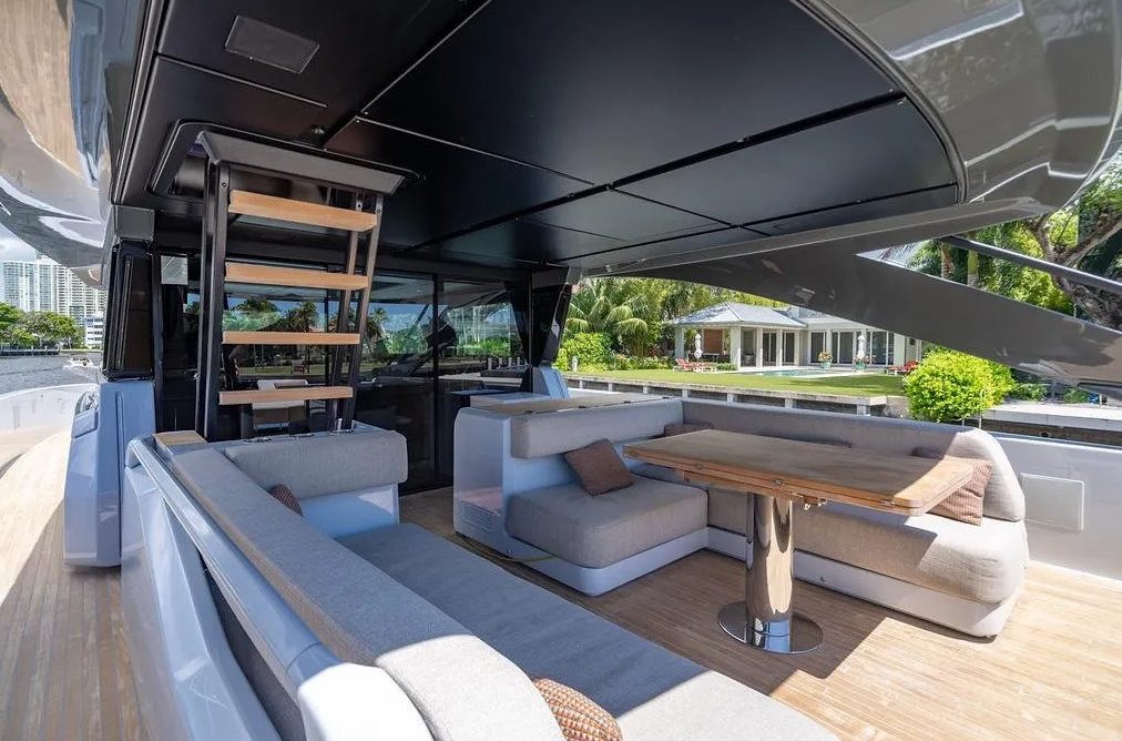🌊🛥️ EXCLUSIVITÉ : LA VILLA FLOTTANTE BLUEGAME BG72 EST DISPONIBLE CHEZ PRESTIGE ESCAPADE