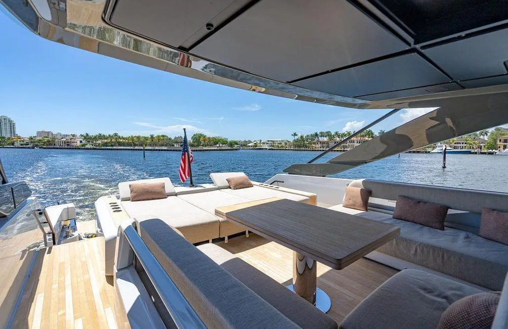 🌊🛥️ EXCLUSIVITÉ : LA VILLA FLOTTANTE BLUEGAME BG72 EST DISPONIBLE CHEZ PRESTIGE ESCAPADE