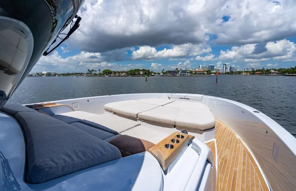🌊🛥️ EXCLUSIVITÉ : LA VILLA FLOTTANTE BLUEGAME BG72 EST DISPONIBLE CHEZ PRESTIGE ESCAPADE