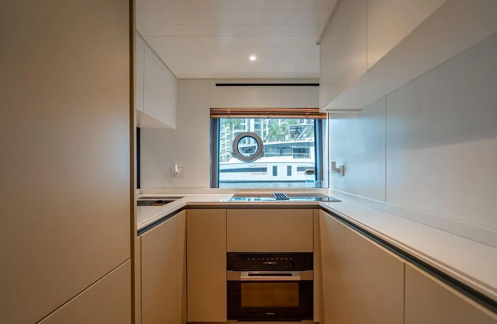 🌊🛥️ EXCLUSIVITÉ : LA VILLA FLOTTANTE BLUEGAME BG72 EST DISPONIBLE CHEZ PRESTIGE ESCAPADE