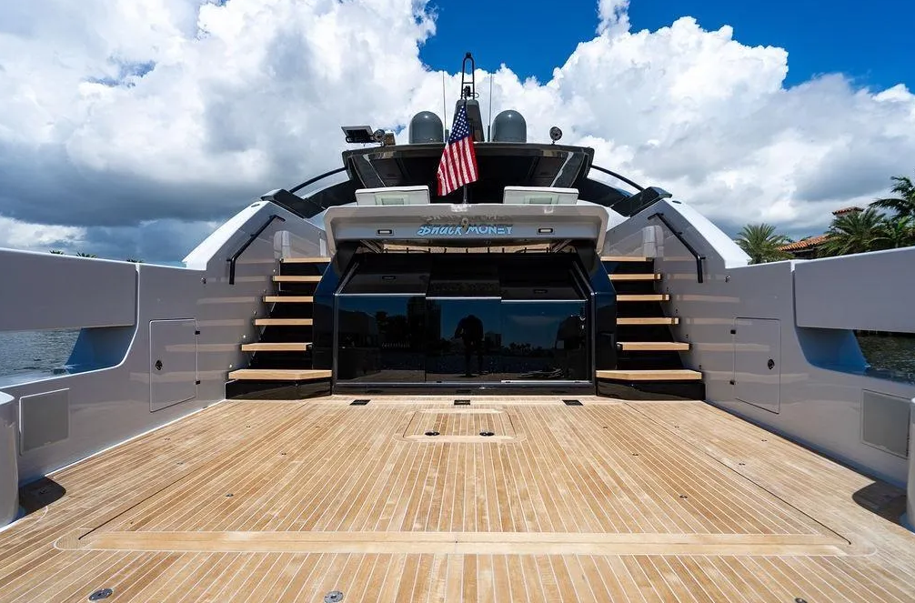 🌊🛥️ EXCLUSIVITÉ : LA VILLA FLOTTANTE BLUEGAME BG72 EST DISPONIBLE CHEZ PRESTIGE ESCAPADE