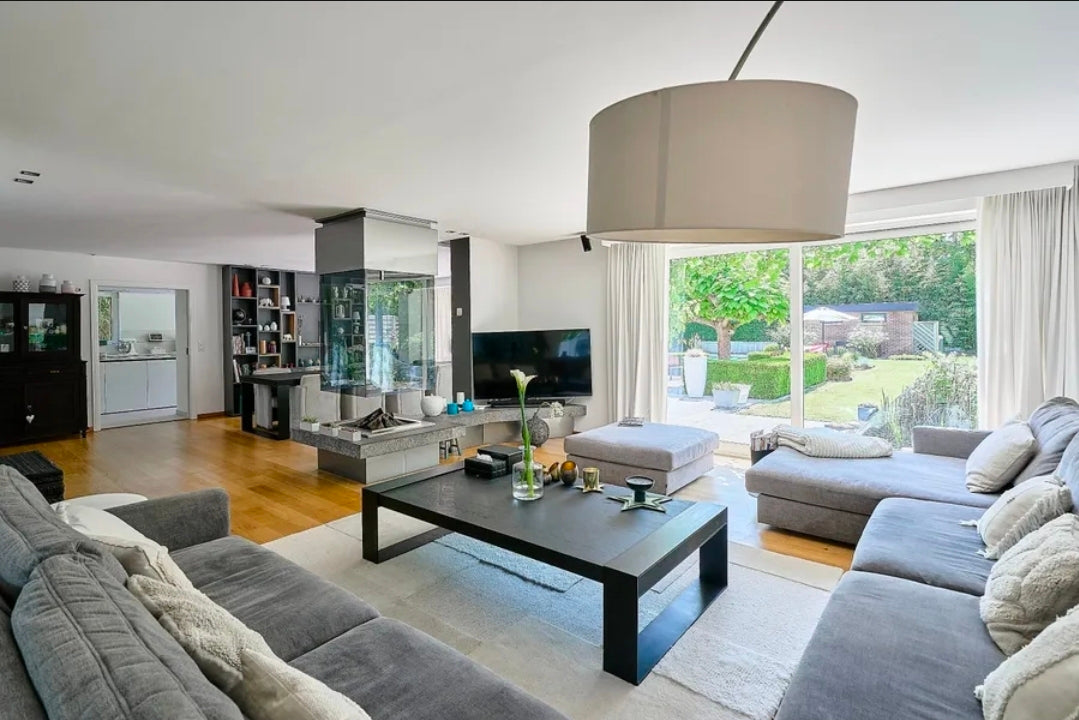 Villa Beaumont Contemporary – Domaine d'Exception de 261 m², Jardin Privé et Piscine Chauffée au Cœur du Secteur le Plus Prisé de Croix