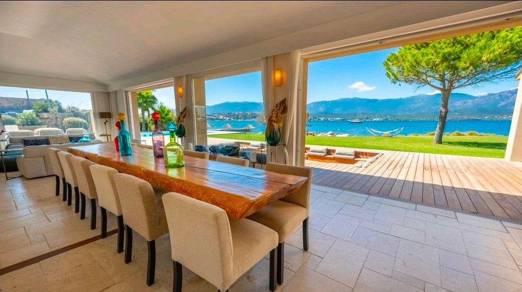 🏖️ VILLA SUL MARE : LE PRIVILÈGE RARE D'UNE PLAGE PRIVÉE À PORTO-VECCHIO