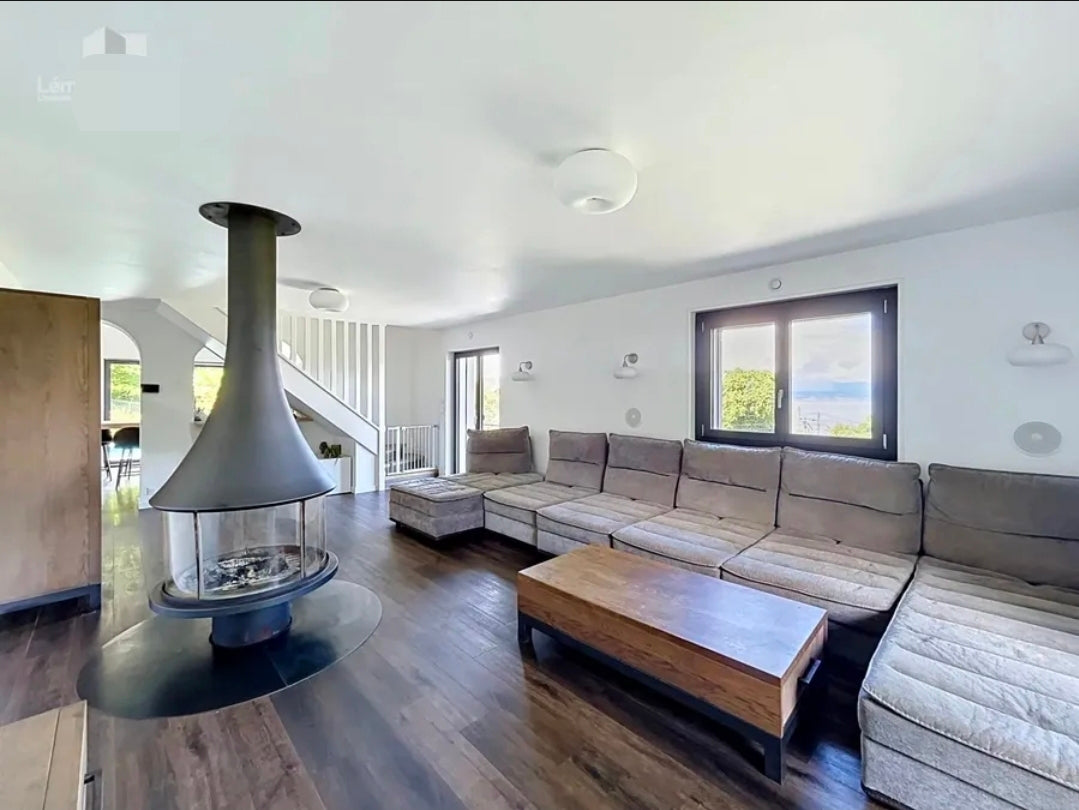 Villa Léman Horizon – Panorama Unique sur le Lac, Piscine Privée et Écrin de Nature aux Portes d'Évian