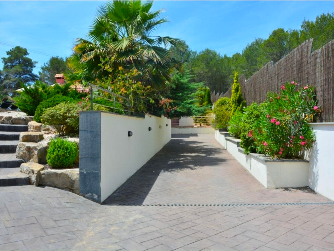 Villa Palm Oasis – Charme Méditerranéen de 4 Chambres avec Piscine Privée | Sant Pere de Ribes
