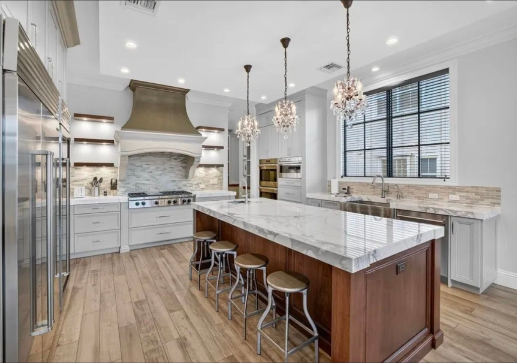 Villa Yacht Haven – Demeure Coloniale de Prestige, 5 Suites et Quai Privé pour Yacht face au Canal | Fort Lauderdale, Floride
