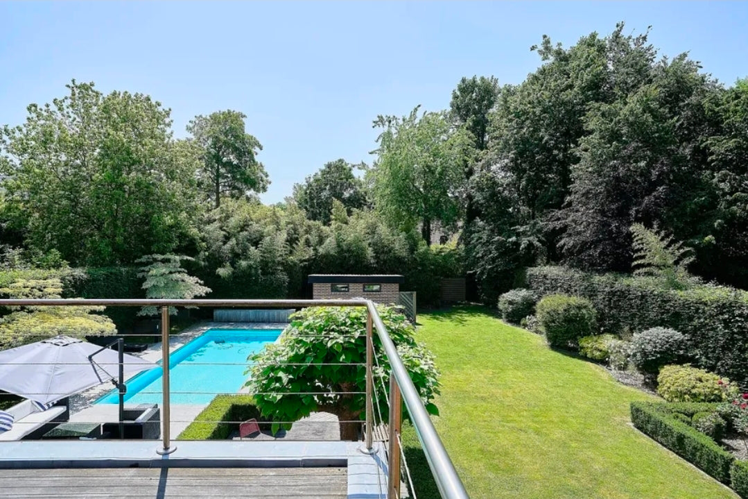 Villa Beaumont Contemporary – Domaine d'Exception de 261 m², Jardin Privé et Piscine Chauffée au Cœur du Secteur le Plus Prisé de Croix