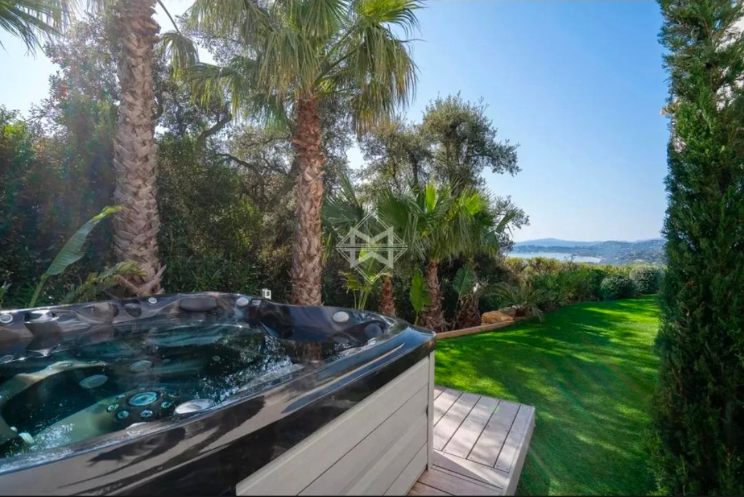Villa Azur Infinity – Chef-d'œuvre Contemporain, 5 Suites de Luxe et Piscine à Débordement avec Vue Mer Panoramique