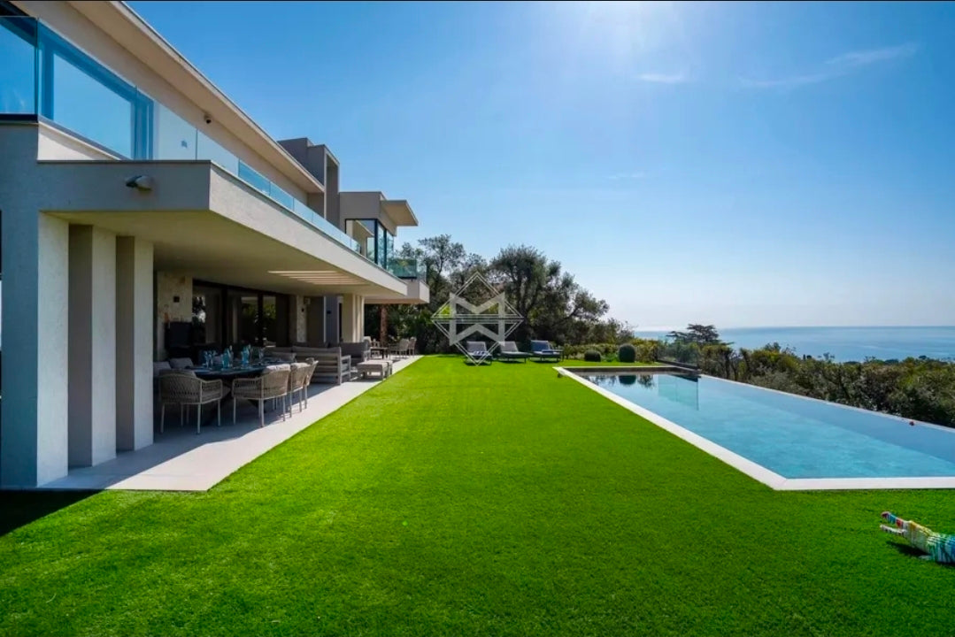 Villa Azur Infinity – Chef-d'œuvre Contemporain, 5 Suites de Luxe et Piscine à Débordement avec Vue Mer Panoramique