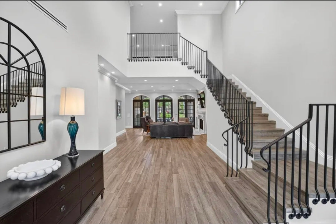 Villa Yacht Haven – Demeure Coloniale de Prestige, 5 Suites et Quai Privé pour Yacht face au Canal | Fort Lauderdale, Floride
