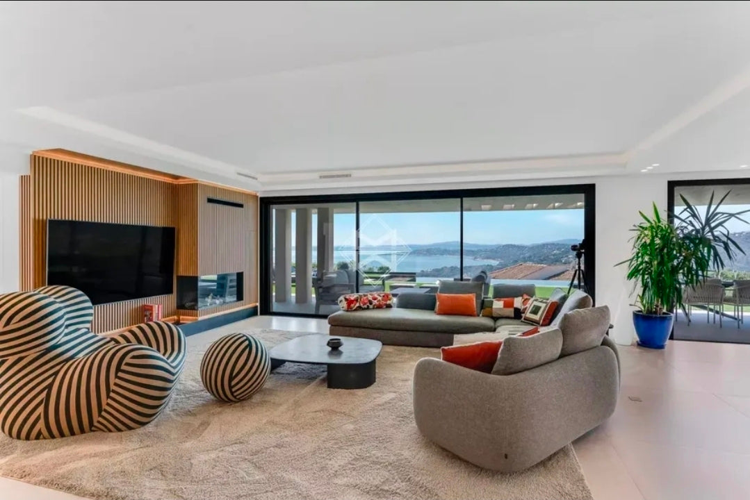 Villa Azur Infinity – Chef-d'œuvre Contemporain, 5 Suites de Luxe et Piscine à Débordement avec Vue Mer Panoramique
