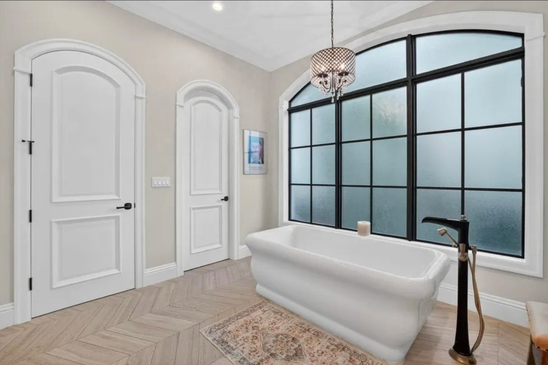Villa Yacht Haven – Demeure Coloniale de Prestige, 5 Suites et Quai Privé pour Yacht face au Canal | Fort Lauderdale, Floride
