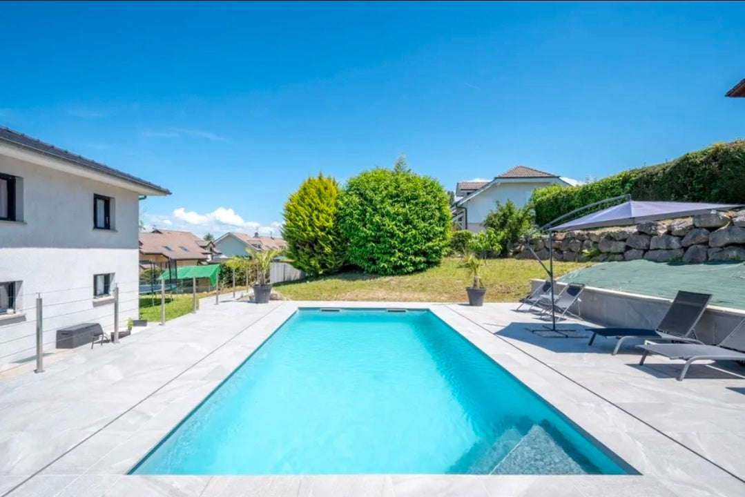 Villa Lumina Léman – Architecture Contemporaine, 4 Suites de Luxe et Piscine Privée Face au Lac | Évian