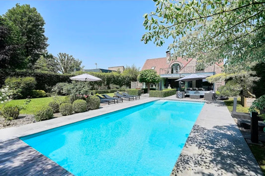 Villa Beaumont Contemporary – Domaine d'Exception de 261 m², Jardin Privé et Piscine Chauffée au Cœur du Secteur le Plus Prisé de Croix