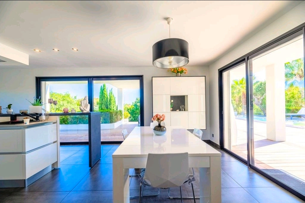 🌅 VILLA PANORAMICA : L'ÉTREINTE CÉLESTE DE PORTO-VECCHIO