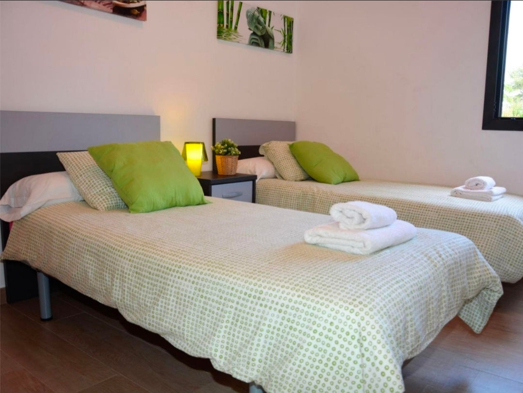 Villa Palm Oasis – Charme Méditerranéen de 4 Chambres avec Piscine Privée | Sant Pere de Ribes