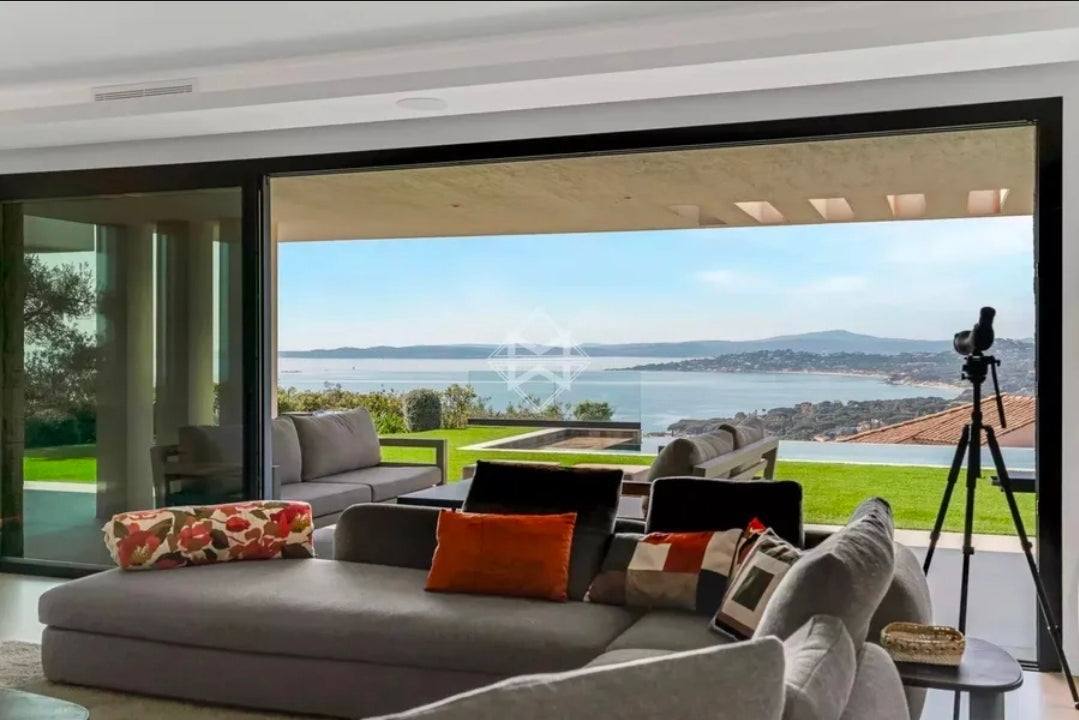 Villa Azur Infinity – Chef-d'œuvre Contemporain, 5 Suites de Luxe et Piscine à Débordement avec Vue Mer Panoramique