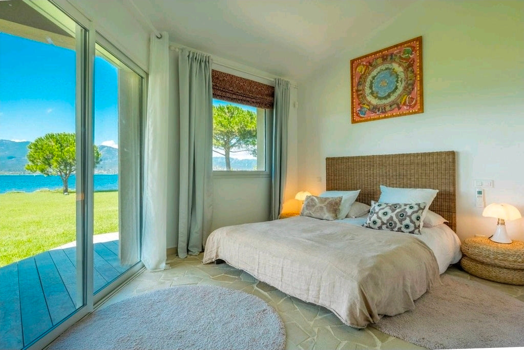 🏖️ VILLA SUL MARE : LE PRIVILÈGE RARE D'UNE PLAGE PRIVÉE À PORTO-VECCHIO