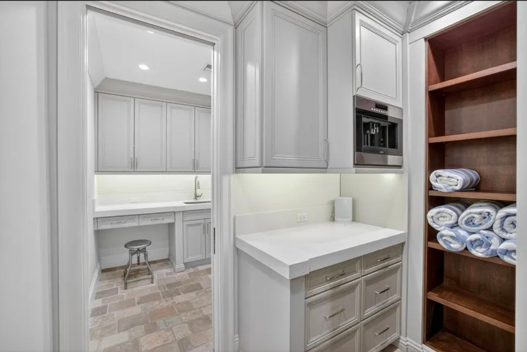 Villa Yacht Haven – Demeure Coloniale de Prestige, 5 Suites et Quai Privé pour Yacht face au Canal | Fort Lauderdale, Floride