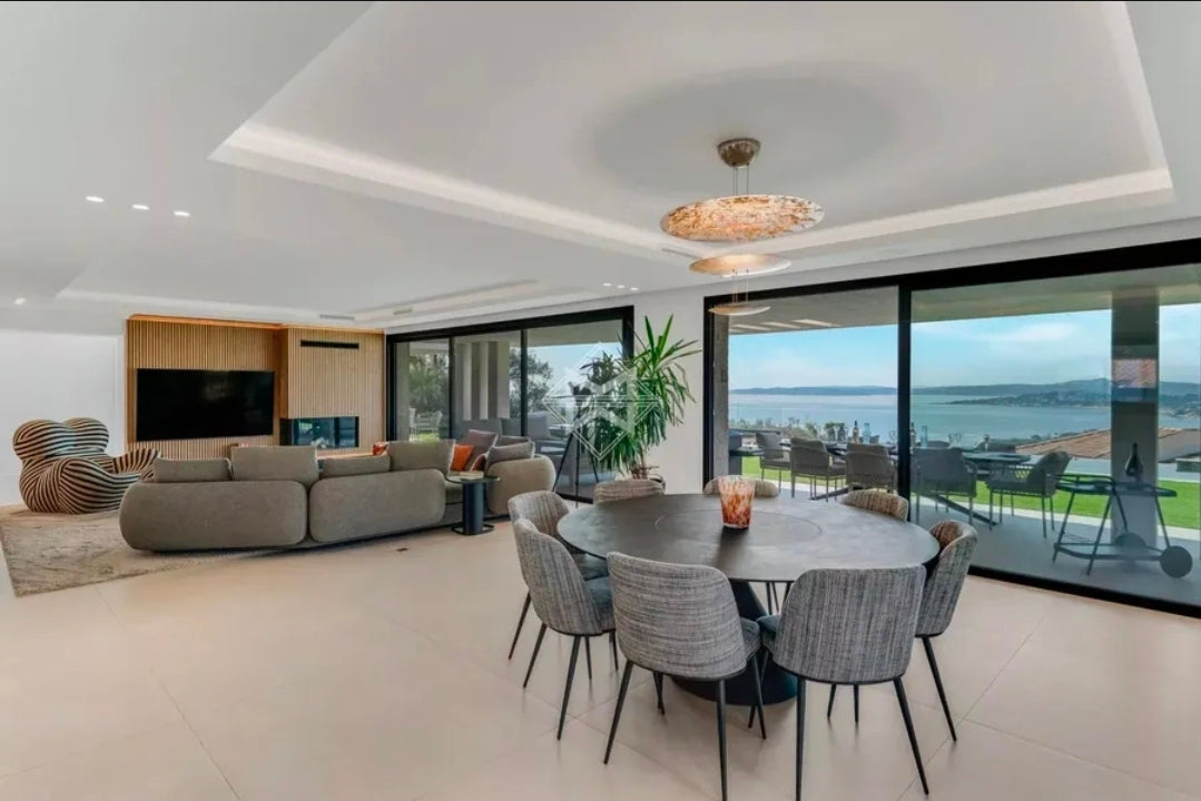 Villa Azur Infinity – Chef-d'œuvre Contemporain, 5 Suites de Luxe et Piscine à Débordement avec Vue Mer Panoramique