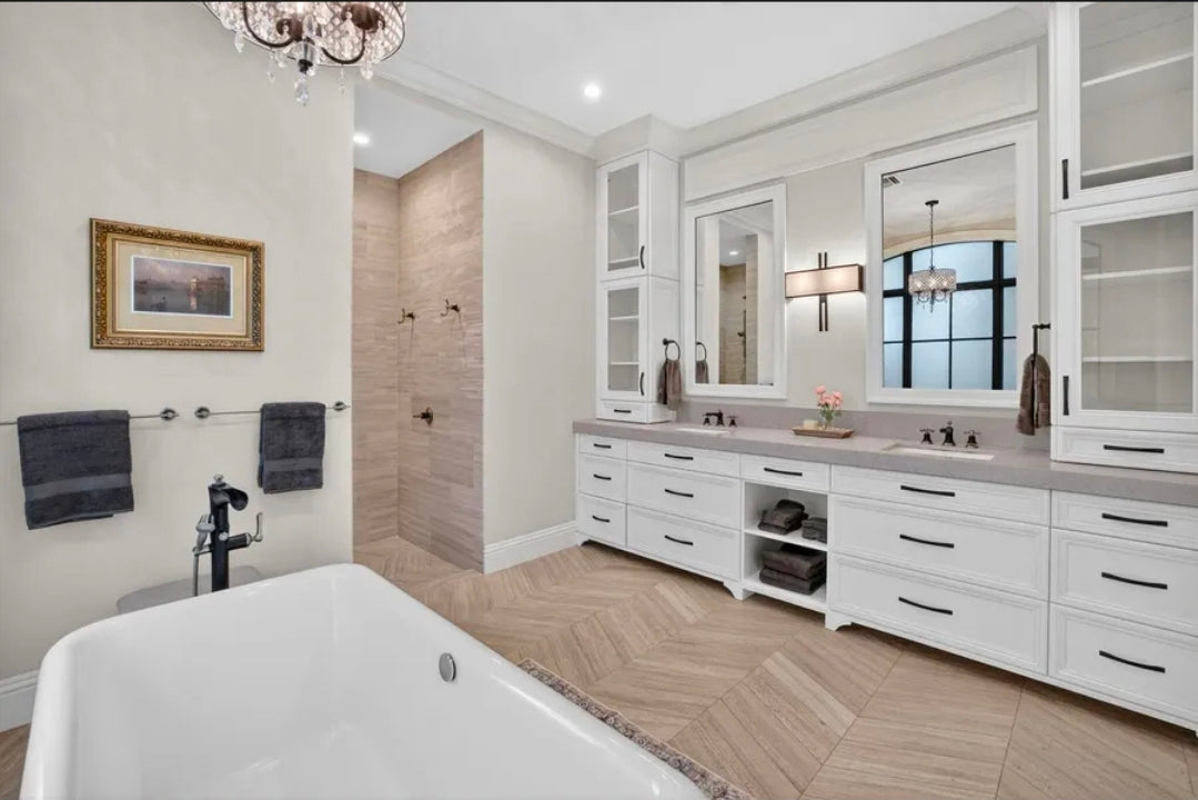 Villa Yacht Haven – Demeure Coloniale de Prestige, 5 Suites et Quai Privé pour Yacht face au Canal | Fort Lauderdale, Floride