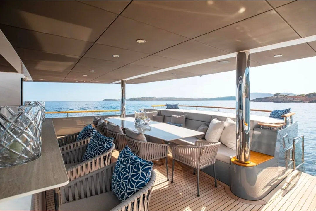 Superyacht Numarine 37XP – L'Art du Voyage Infini et du Luxe Sans Frontières