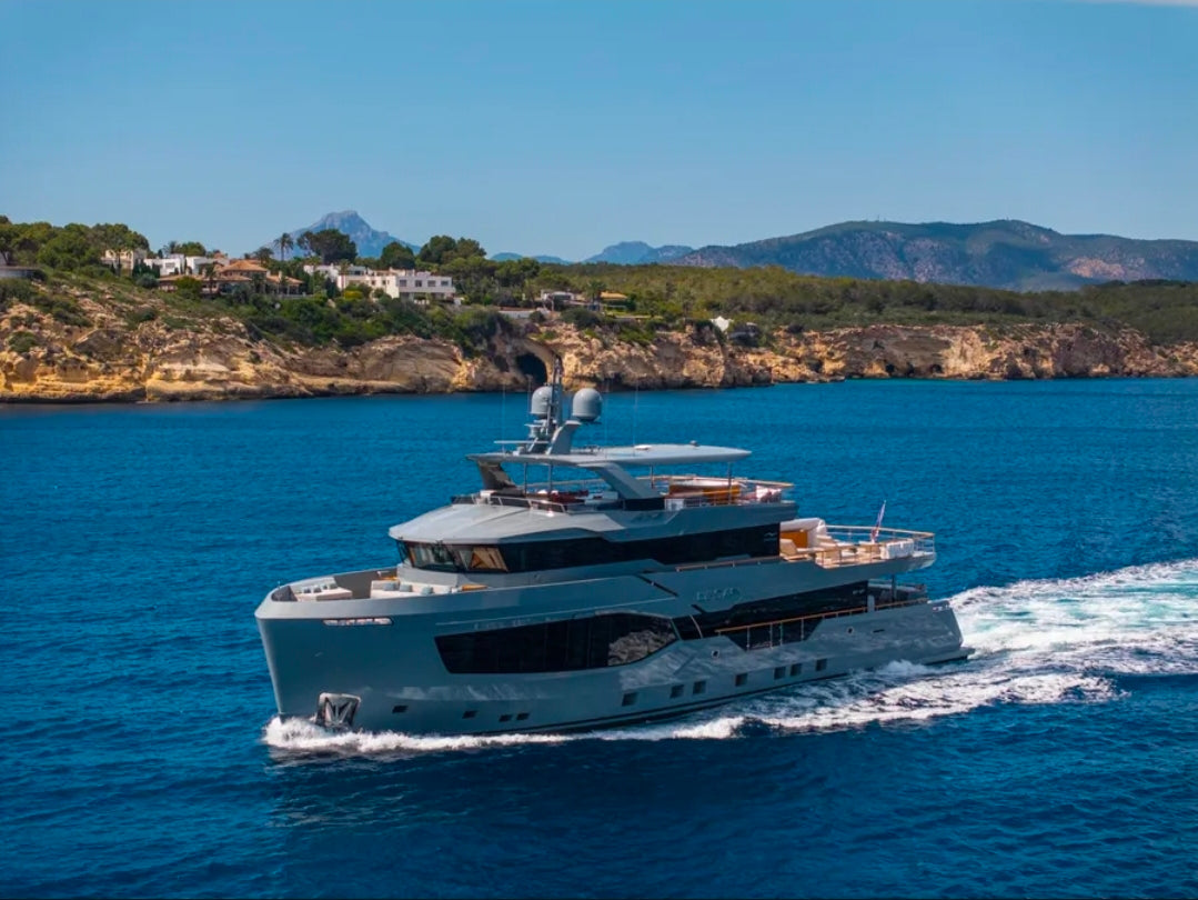 Superyacht Numarine 37XP – L'Art du Voyage Infini et du Luxe Sans Frontières