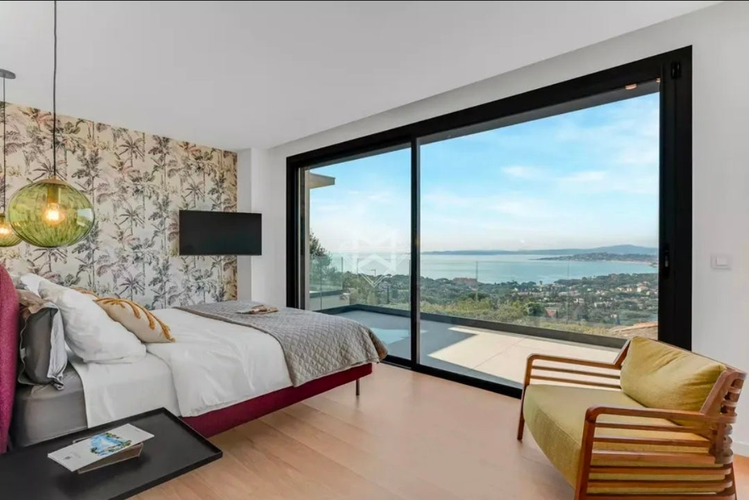 Villa Azur Infinity – Chef-d'œuvre Contemporain, 5 Suites de Luxe et Piscine à Débordement avec Vue Mer Panoramique