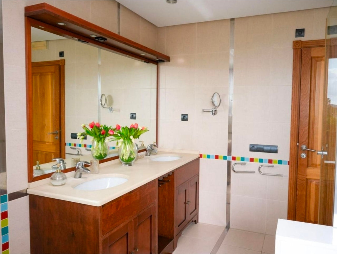 Villa Pure Lumina a Ibiza – Splendeur Contemporaine de 4 Suites avec Piscine