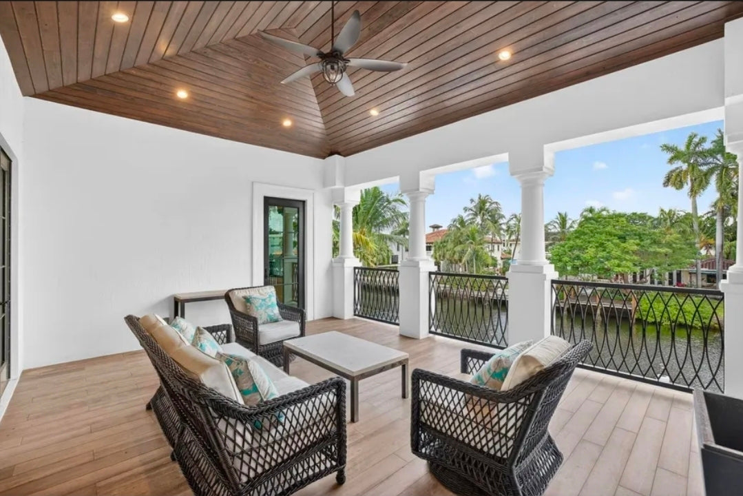 Villa Yacht Haven – Demeure Coloniale de Prestige, 5 Suites et Quai Privé pour Yacht face au Canal | Fort Lauderdale, Floride