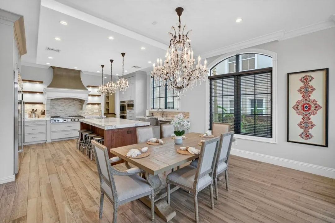 Villa Yacht Haven – Demeure Coloniale de Prestige, 5 Suites et Quai Privé pour Yacht face au Canal | Fort Lauderdale, Floride