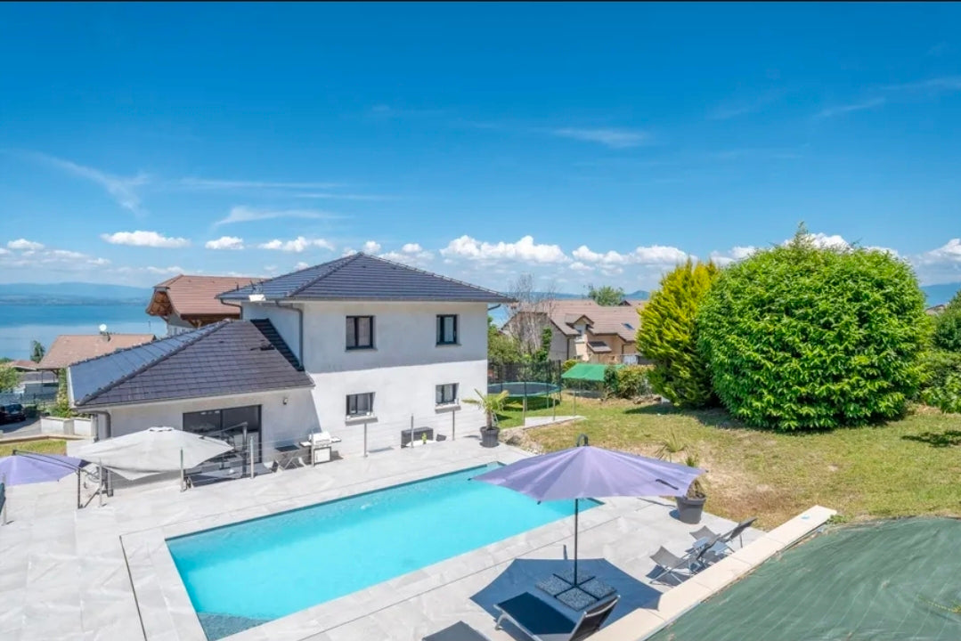 Villa Lumina Léman – Architecture Contemporaine, 4 Suites de Luxe et Piscine Privée Face au Lac | Évian