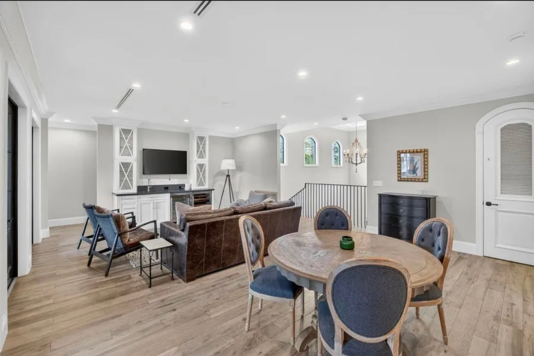Villa Yacht Haven – Demeure Coloniale de Prestige, 5 Suites et Quai Privé pour Yacht face au Canal | Fort Lauderdale, Floride