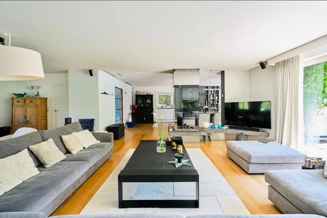 Villa Beaumont Contemporary – Domaine d'Exception de 261 m², Jardin Privé et Piscine Chauffée au Cœur du Secteur le Plus Prisé de Croix
