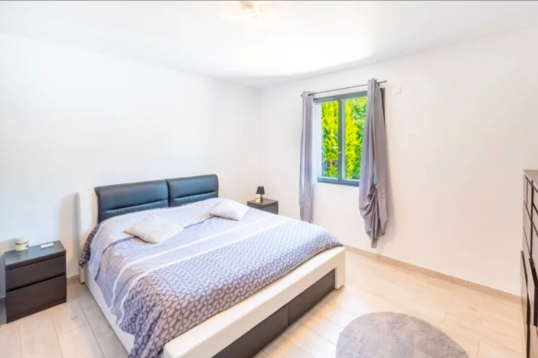 Villa Lumina Léman – Architecture Contemporaine, 4 Suites de Luxe et Piscine Privée Face au Lac | Évian