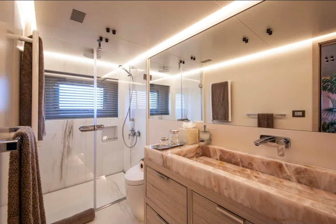 Superyacht Numarine 37XP – L'Art du Voyage Infini et du Luxe Sans Frontières