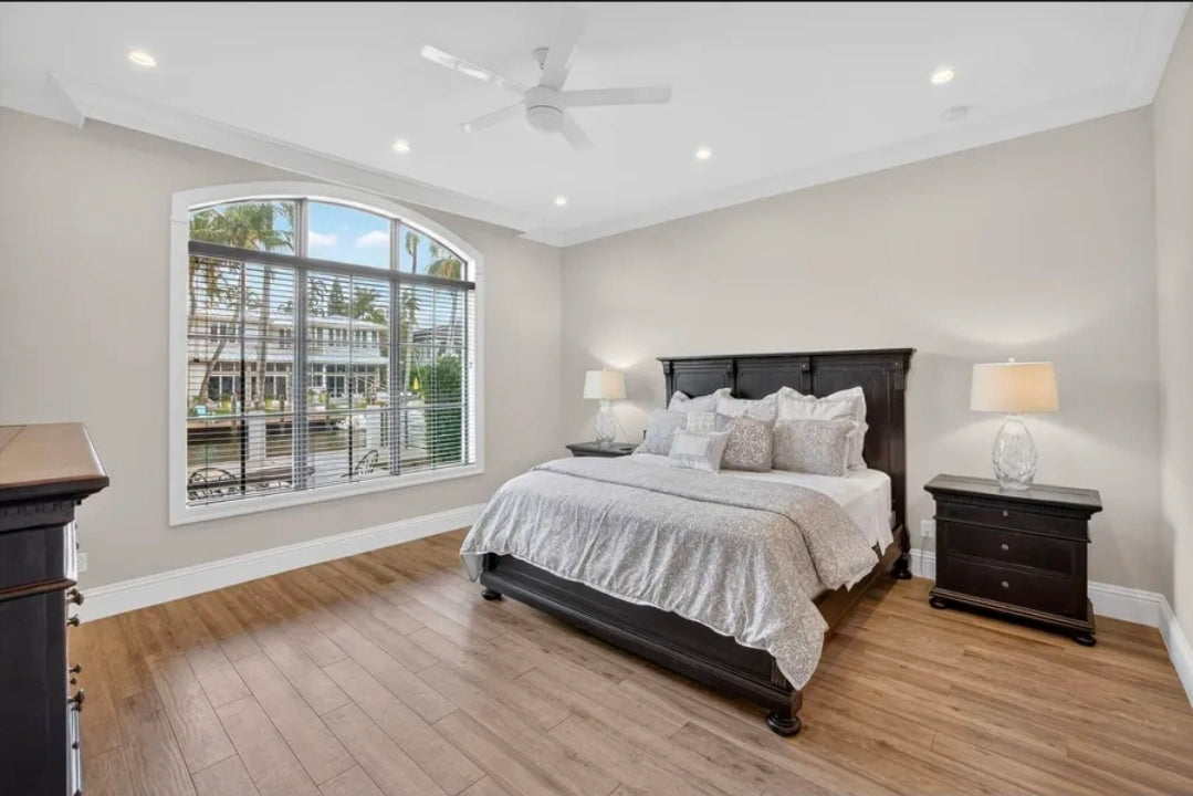 Villa Yacht Haven – Demeure Coloniale de Prestige, 5 Suites et Quai Privé pour Yacht face au Canal | Fort Lauderdale, Floride
