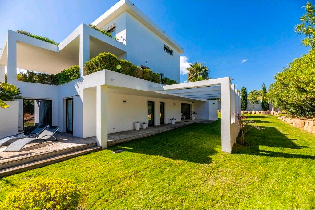 🌅 VILLA PANORAMICA : L'ÉTREINTE CÉLESTE DE PORTO-VECCHIO