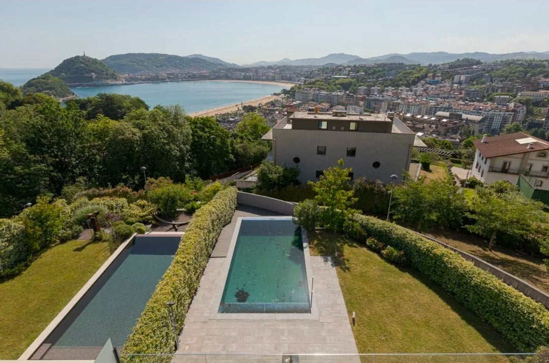 Villa Bayview Mendebaldea – Maison d'Architecte de 250 m² avec Vue Spectaculaire sur la Baie de la Concha | Saint-Sébastien