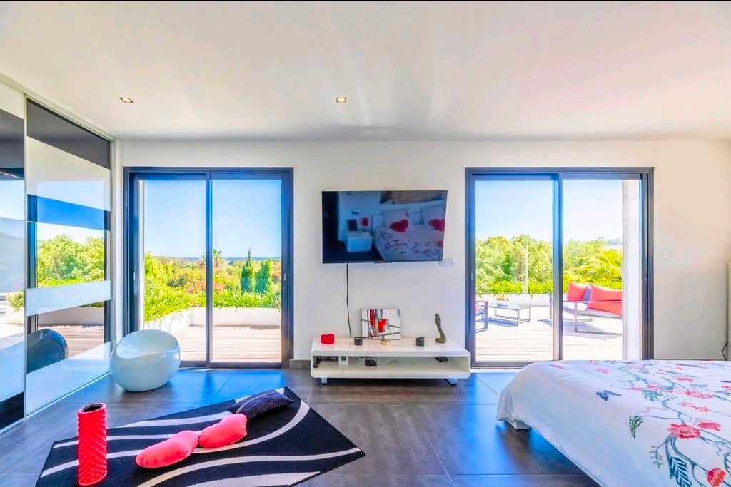 🌅 VILLA PANORAMICA : L'ÉTREINTE CÉLESTE DE PORTO-VECCHIO
