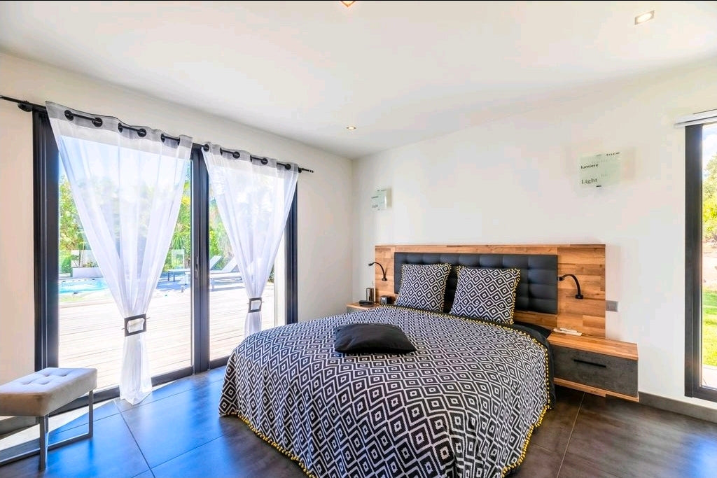 🌅 VILLA PANORAMICA : L'ÉTREINTE CÉLESTE DE PORTO-VECCHIO