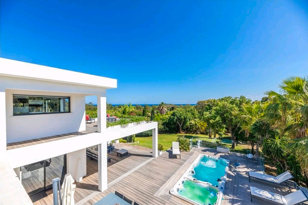 🌅 VILLA PANORAMICA : L'ÉTREINTE CÉLESTE DE PORTO-VECCHIO