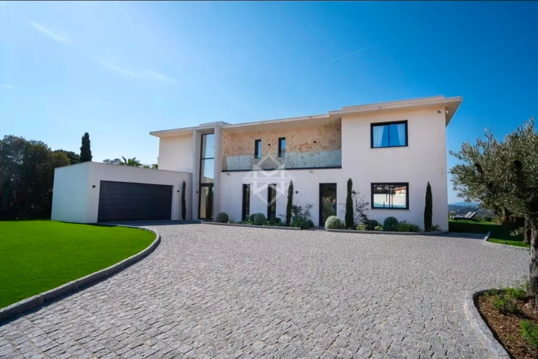 Villa Azur Infinity – Chef-d'œuvre Contemporain, 5 Suites de Luxe et Piscine à Débordement avec Vue Mer Panoramique