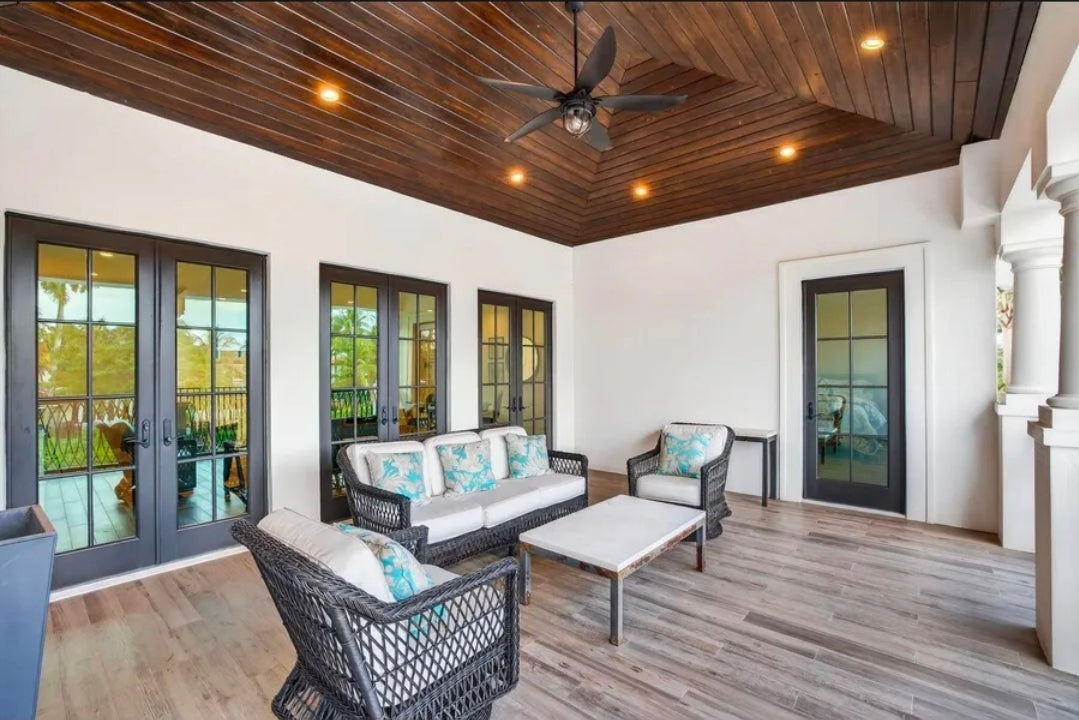 Villa Yacht Haven – Demeure Coloniale de Prestige, 5 Suites et Quai Privé pour Yacht face au Canal | Fort Lauderdale, Floride