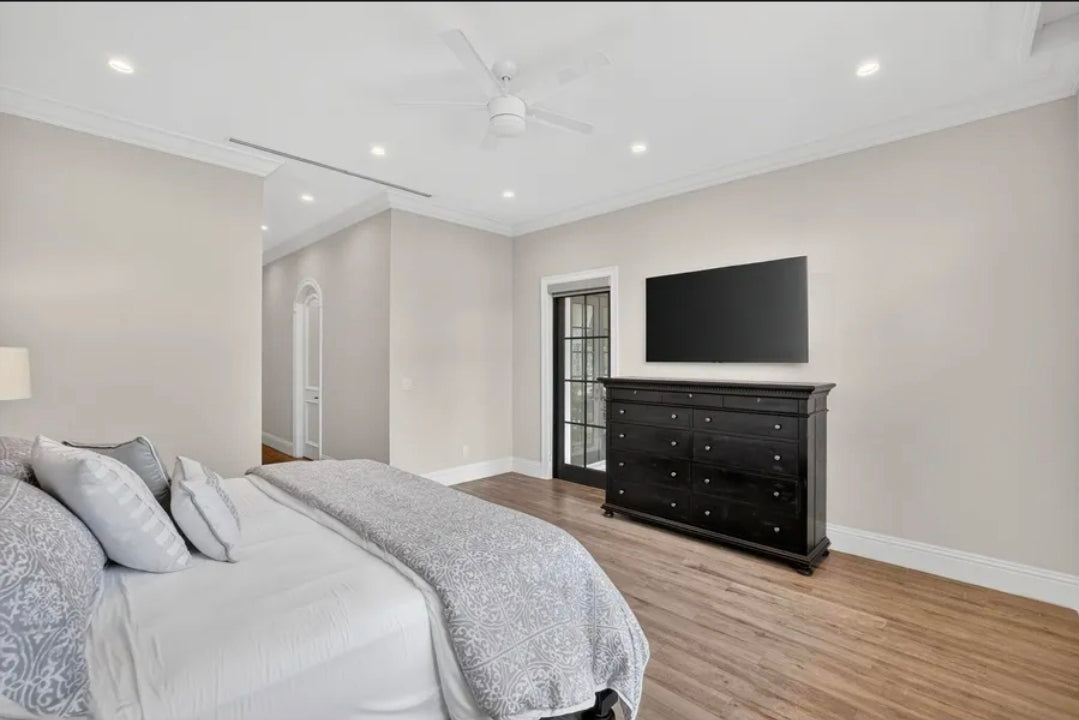 Villa Yacht Haven – Demeure Coloniale de Prestige, 5 Suites et Quai Privé pour Yacht face au Canal | Fort Lauderdale, Floride